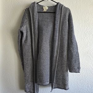 Elegant Navy and White Knit Cardigan